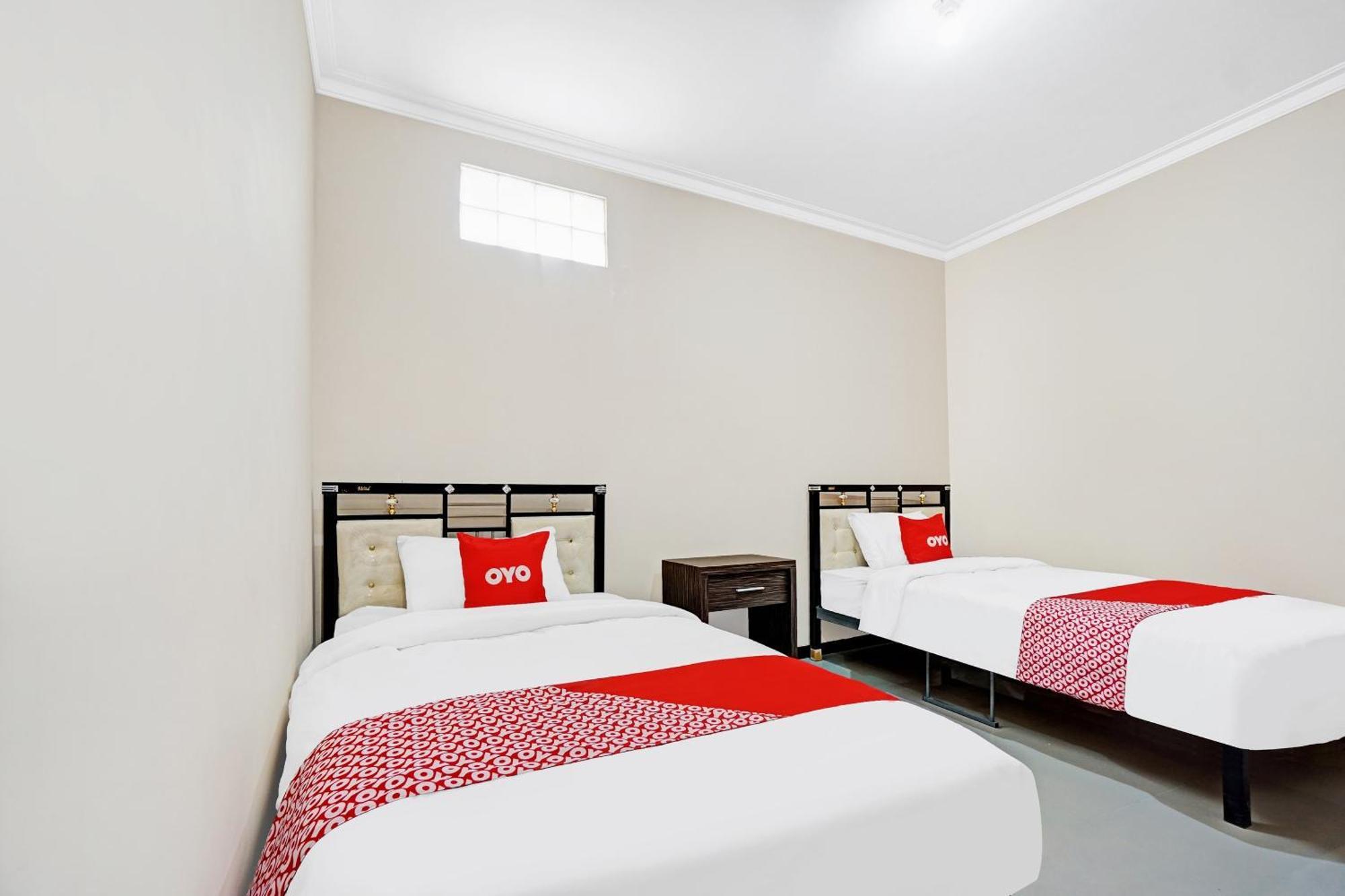 Avisha Guest House Syariah Malang Exterior foto