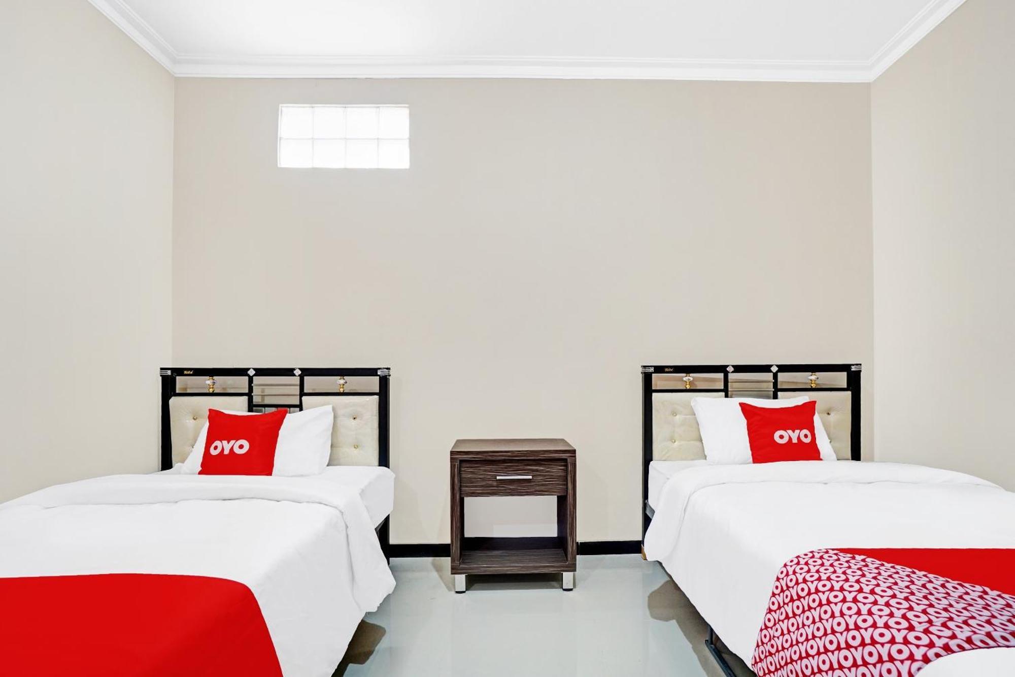 Avisha Guest House Syariah Malang Exterior foto